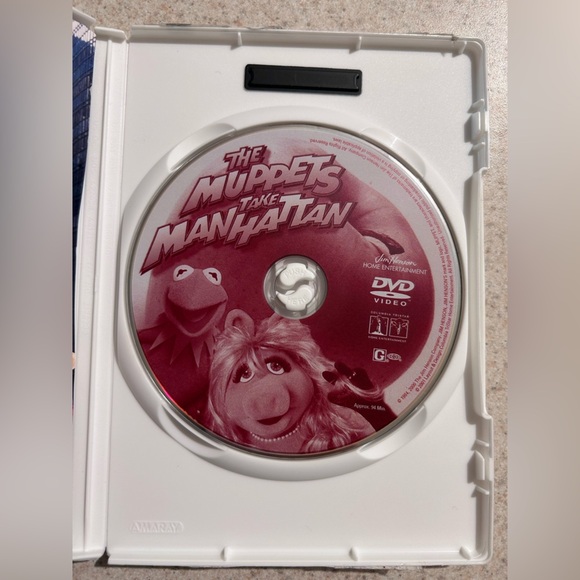 The Muppets Take Manhattan DVD - Picture 2 of 3